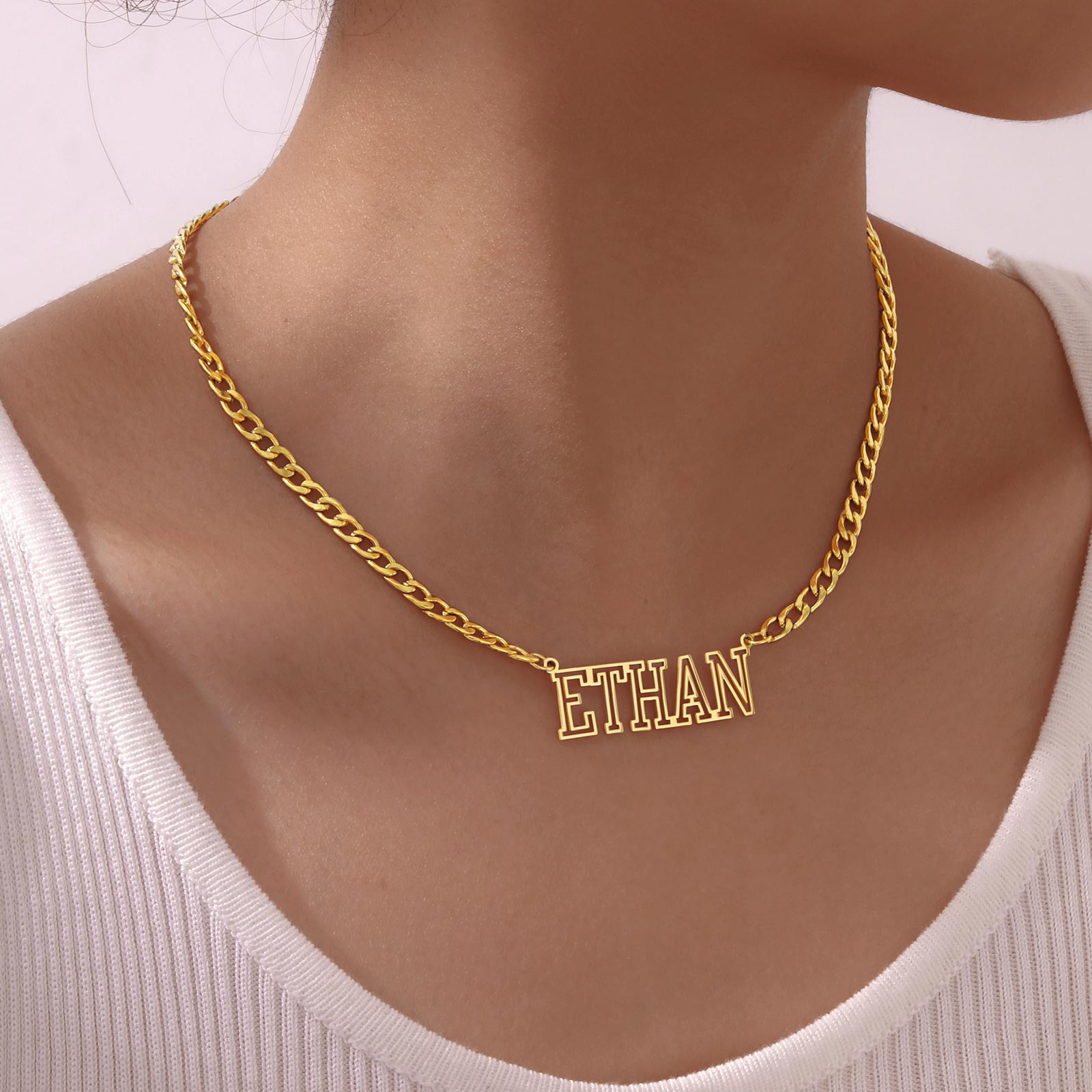 Street Fashion Name - Collier personnalisé avec nom creux pour