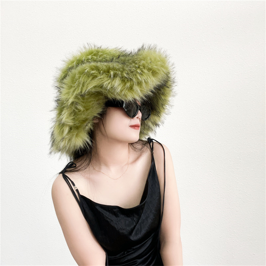 Chapeau seau en fausse fourrur - Bucket Hat Embroidered avis et prix
