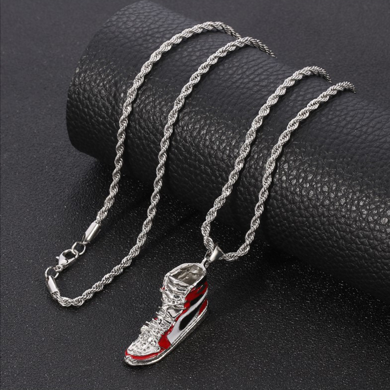 Mini collier pendentif baskets - Fashion Street Singapore avis et prix