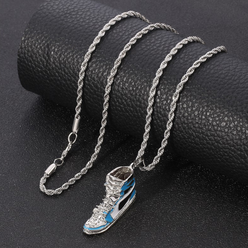 Mini collier pendentif baskets - Fashion Street Singapore avis et prix